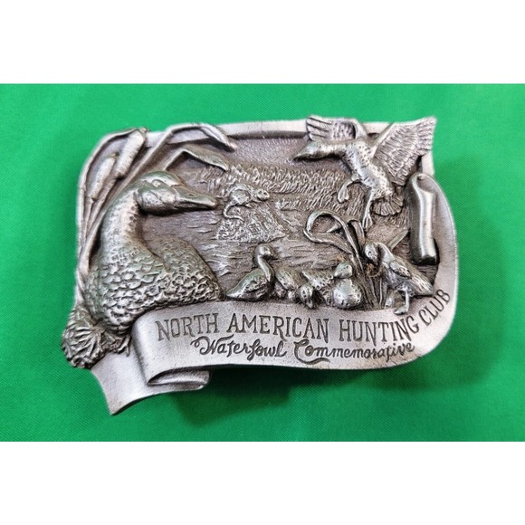 UNKNOWN Other - North American Hunting Club Waterfowl Commemorative Birds Duck Geese Belt Buckle